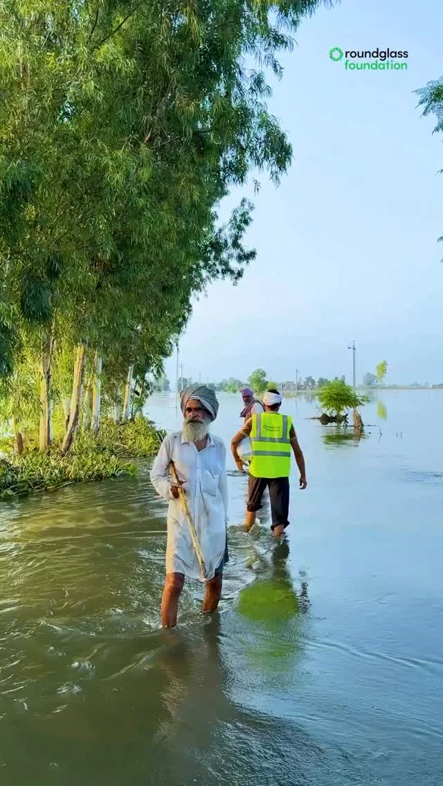 Many villages are still submerged in water. The above footage is from Talli Gulam in Ferozepur. We needed boats to reach homes with relief material, and some distances were covered on foot. 

Once the water recedes phase 2 of relief work will begin. This is going to be a long journey. Please support us by making a contribution. Donation links are in the bio 🙏🏽

ਬਹੁਤ ਸਾਰੇ ਪਿੰਡ ਅਜੇ ਵੀ ਪਾਣੀ ਵਿੱਚ ਡੁੱਬੇ ਹੋਏ ਹਨ। ਉਪਰੋਕਤ ਵੀਡੀਓ ਫਿਰੋਜ਼ਪੁਰ ਦੇ ਪਿੰਡ ਟੱਲੀ ਗੁਲਾਮ ਦੀ ਹੈ। ਪਿੰਡ ਵਿੱਚ ਪਾਣੀ ਦਾ ਪੱਧਰ ਇੰਨਾ ਸੀ ਕਿ ਸਾਨੂੰ ਰਾਹਤ ਸਮੱਗਰੀ ਲੈ ਕੇ ਘਰਾਂ ਤੱਕ ਪਹੁੰਚਣ ਲਈ ਕਿਸ਼ਤੀਆਂ ਦੀ ਲੋੜ ਪਈ।

ਪਾਣੀ ਉਤਰਨ ਤੋਂ ਬਾਅਦ ਰਾਹਤ ਕਾਰਜ ਦਾ ਦੂਜਾ ਪੜਾਅ ਸ਼ੁਰੂ ਹੋ ਜਾਵੇਗਾ। ਇਹ ਇੱਕ ਲੰਮਾ ਸਫ਼ਰ ਹੋਵੇਗਾ। 

ਕਿਰਪਾ ਕਰਕੇ ਯੋਗਦਾਨ ਪਾ ਕੇ ਸਾਡਾ ਸਮਰਥਨ ਕਰੋ। ਦਾਨ ਲਿੰਕ ਬਾਇਓ ਵਿੱਚ ਹਨ।