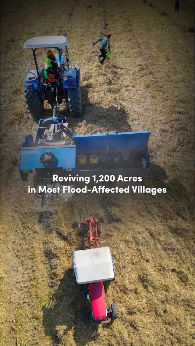 Our long-term rehabilitation work for farmers affected by the floods has begun. We have already covered 1200 acres of farmland in villages Ransike Talla,
Bariar, Rampur, Nabhinagar and Daburji in Gurdaspur district. From clearing the farms to providing diesel for the tractors, we are with our farmers. 
Together we can overcome this too.

ਹੜ੍ਹਾਂ ਤੋਂ ਪ੍ਰਭਾਵਿਤ ਕਿਸਾਨਾਂ ਲਈ ਸਾਡਾ ਲੰਬੇ ਸਮੇਂ ਦਾ ਪੁਨਰਵਾਸ ਕਾਰਜ ਸ਼ੁਰੂ ਹੋ ਗਿਆ ਹੈ। ਅਸੀਂ ਗੁਰਦਾਸਪੁਰ ਜ਼ਿਲ੍ਹੇ ਦੇ ਪਿੰਡ ਰਣਸੀਕੇ ਤੱਲਾ, ਬਰਿਆਰ, ਰਾਮਪੁਰ, ਨੱਬੀ ਨਗਰ, ਦਬੁਰਜੀ ਵਿੱਚ 1200 ਏਕੜ ਖੇਤੀਯੋਗ ਜ਼ਮੀਨ ਨੂੰ ਪਹਿਲਾਂ ਹੀ ਕਵਰ ਕਰ ਲਿਆ ਹੈ। ਖੇਤਾਂ ਨੂੰ ਸਾਫ਼ ਕਰਨ ਤੋਂ ਲੈ ਕੇ ਟ੍ਰੈਕਟਰਾਂ ਲਈ ਡੀਜ਼ਲ ਮੁਹੱਈਆ ਕਰਵਾਉਣ ਤੱਕ, ਅਸੀਂ ਆਪਣੇ ਕਿਸਾਨ ਵੀਰਾਂ ਦੇ ਨਾਲ ਹਾਂ।
ਮਿਲ ਕੇ ਅਸੀਂ ਇਹ ਚੁਣੌਤੀ ਵੀ ਪਾਰ ਕਰਾਂਗੇ।

#punjab #roundglassfoundation #regan