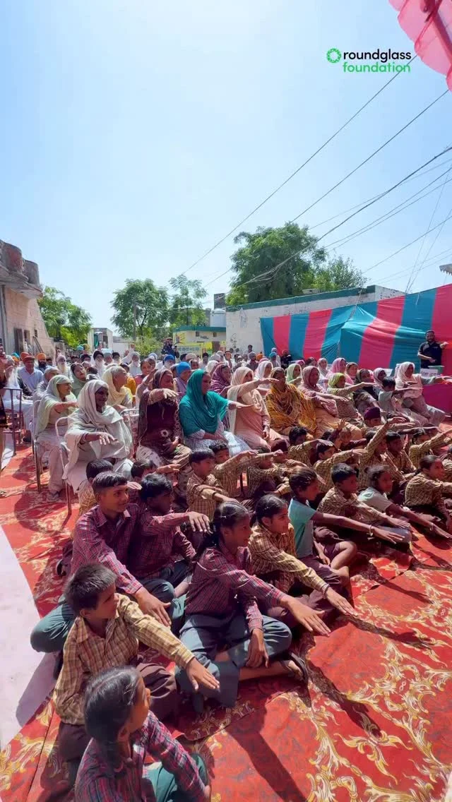 Roundglass Foundation, in partnership with The Nature Conservancy, launched its 350th Waste Management unit. This unit was set up in Amampura village of Patiala.

The setting up of every waste management unit begins with awareness camps. Hours are dedicated to educate the residents on the need and ways to manage waste. They are made aware of the steps in waste segregation and why it is so important. When the message is supported with reasoning, it brings a behavioral change.

We have made 349 villages of Punjab litter-free, and this is the 350th. Proud of our journey.

ਰਾਊਂਡਗਲਾਸ ਫਾਊਂਡੇਸ਼ਨ ਵੱਲੋਂ ਦ ਨੇਚਰ ਕੰਜ਼ਰਵੇਂਸੀ ਦੇ ਨਾਲ ਮਿਲ ਕੇ ਅੱਜ ਪਟਿਆਲਾ ਦੇ ਪਿੰਡ ਅਮਾਮਪੁਰਾ ਵਿੱਚ 350ਵਾਂ ਵੇਸਟ ਮੈਨੇਜਮੈਂਟ ਯੂਨਿਟ ਸ਼ੁਰੂ ਕੀਤਾ ਗਿਆ।
ਹਰ ਯੂਨਿਟ ਦੀ ਸ਼ੁਰੂਆਤ ਜਾਗਰੂਕਤਾ ਕੈਂਪਾਂ ਨਾਲ ਕੀਤੀ ਜਾਂਦੀ ਹੈ, ਜਿੱਥੇ ਪਿੰਡ ਵਾਸੀਆਂ ਨੂੰ ਕੂੜਾ ਸੁੱਟਣ ਦੇ ਤਰੀਕੇ ਅਤੇ ਇਸਦੀ ਮਹੱਤਤਾ ਬਾਰੇ ਸਮਝਾਇਆ ਜਾਂਦਾ ਹੈ। ਜਦੋਂ ਕਾਰਨਾਂ ਸਮੇਤ ਸੁਨੇਹਾ ਦਿੱਤਾ ਜਾਂਦਾ ਹੈ, ਤਾਂ ਲੋਕਾਂ ਦੇ ਵਰਤਾਰਿਆਂ ਵਿੱਚ ਬਦਲਾਅ ਆਉਂਦਾ ਹੈ।
349 ਪਿੰਡ ਪਹਿਲਾਂ ਹੀ ਕੂੜਾ-ਮੁਕਤ ਬਣ ਚੁੱਕੇ ਹਨ ਅਤੇ ਇਹ 350ਵਾਂ ਸਾਡੀ ਲੰਮੀ ਯਾਤਰਾ ਦਾ ਨਵਾਂ ਮੀਲ ਪੱਥਰ ਹੈ। 
ਇਹ ਯਾਤਰਾ ਸਾਡੇ ਲਈ ਮਾਣ ਵਾਲੀ ਹੈ।

#wastemanagement #roundglassfoundation #punjab