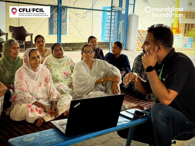 She manages her home, her field, her family — now, she is ready to manage her future. Together with #CFLI program of @CanadainIndia, we’re empowering 100 women across Punjab to take charge of their finances, leadership, and dreams. Because when women rise, communities rise.
 ਔਰਤਾਂ ਘਰ-ਪਰਿਵਾਰ ਅਤੇ ਬੱਚੇ ਸਾਂਭਣ ਤੱਕ ਹੀ ਸੀਮਤ ਨਹੀਂ ਹਨ, ਹੁਣ ਉਹ ਆਪਣੇ ਭਵਿੱਖ ਨੂੰ ਸਾਂਭਣ ਲਈ ਵੀ ਤਿਆਰ ਹਨ।
@canadainindia ਦੇ ਸੀ.ਐੱਫ.ਐੱਲ.ਆਈ. ਪ੍ਰੋਗਰਾਮ ਦੇ ਸਹਿਯੋਗ ਨਾਲ ਅਸੀਂ ਪੰਜਾਬ ਦੀਆਂ 100 ਔਰਤਾਂ ਨੂੰ ਆਪਣੀ ਵਿੱਤੀ ਸੋਚ, ਨੇਤ੍ਰਤਵ ਤੇ ਸੁਪਨਿਆਂ ਨੂੰ ਦਿਸ਼ਾ ਦੇਣ ਲਈ ਪ੍ਰੇਰਿਤ ਕਰ ਰਹੇ ਹਾਂ।
ਔਰਤਾਂ ਦੇ ਤਰੱਕੀ ਕਰਨ ਨਾਲ ਹੀ ਸਮਾਜ ਤਰੱਕੀ ਕਰਦਾ ਹੈ।