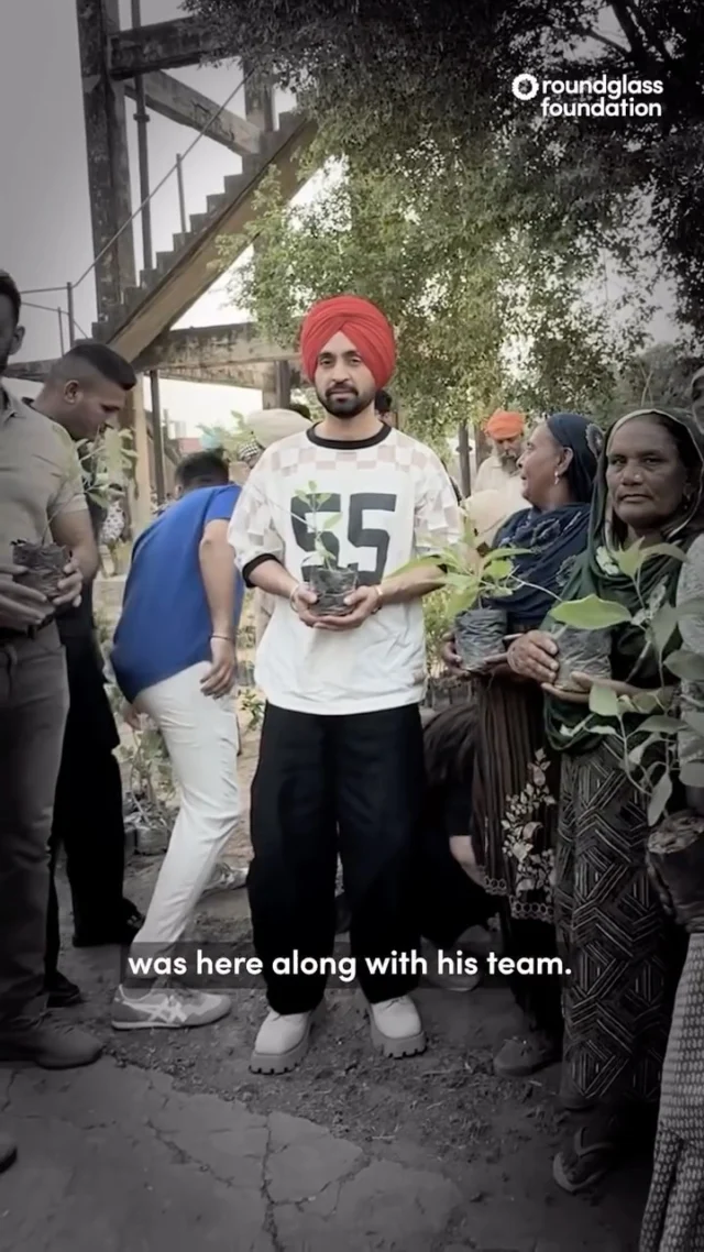 Diljit Dosanjh ji, Neeru Bajwa ji, and Jagdeep Sidhu ji had joined us in June 2024 to plant a mini forest in Shekhan Majra village, SAS Nagar. The saplings are growing into young trees, and will always stand testimony to the support we receive from the great artists of our land. We thank them again for believing in our vision and for supporting The Billion Tree Project.

We are on a mission to plant a billion trees in the villages of Punjab. We have already planted close to 4 million trees.

ਦਿਲਜੀਤ ਦੋਸਾਂਝ ਭਾਜੀ ਦਾ ਲਗਾਇਆ ਬੂਟਾ ਹੁਣ ਹੋਰ ਸੋਹਣਾ ਹੋ ਗਿਆ ਹੈ।
ਜਦੋਂ ਦਿਲਜੀਤ ਭਾਜੀ, ਨੀਰੂ ਬਾਜਵਾ ਜੀ ਅਤੇ ਜਗਦੀਪ ਸਿੱਧੂ ਜੀ ਪਿੰਡ ਸੇਖਣ ਮਾਜਰਾ ਆਏ ਸਨ, ਉਹਨਾਂ ਨੇ ਇੱਥੇ ਬੂਟੇ ਲਗਾਏ ਸਨ। ਅੱਜ ਉਹੀ ਬੂਟੇ ਵੱਡੇ ਹੋ ਕੇ ਮਿੰਨੀ ਜੰਗਲ ਦਾ ਹਿੱਸਾ ਬਣ ਗਏ ਹਨ। 

ਅਸੀਂ ਉਨ੍ਹਾਂ ਦਾ ਸਾਡੇ ਵਿਜ਼ਨ ਵਿੱਚ ਵਿਸ਼ਵਾਸ ਕਰਨ ਅਤੇ ਦ ਬਿਲੀਅਨ ਟ੍ਰੀ ਪ੍ਰੋਜੈਕਟ ਦਾ ਸਮਰਥਨ ਕਰਨ ਲਈ ਦੁਬਾਰਾ ਧੰਨਵਾਦ ਕਰਦੇ ਹਾਂ। 

ਅਸੀਂ ਪੰਜਾਬ ਦੇ ਪਿੰਡਾਂ ਵਿੱਚ ਇੱਕ ਅਰਬ ਰੁੱਖ ਲਗਾਉਣ ਦੇ ਮਿਸ਼ਨ 'ਤੇ ਹਾਂ। ਅਸੀਂ ਪਹਿਲਾਂ ਹੀ 40 ਲੱਖ ਦੇ ਕਰੀਬ ਰੁੱਖ ਲਗਾ ਚੁੱਕੇ ਹਾਂ।

#DiljitDosanjh #NeeruBajwa #JagdeepSidhu #MiniForest #GreenPunjab #RoundglassFoundation #Punjab