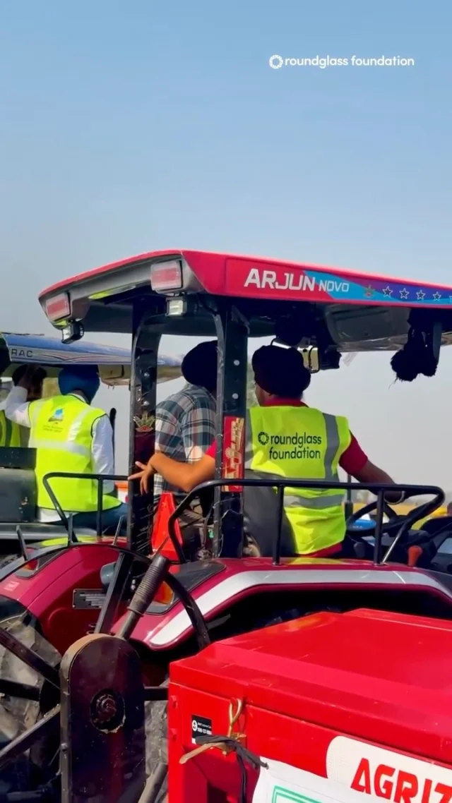 Roundglass Foundation has been working in the villages of Punjab since 2018. Our presence in the villages has helped us connect with the people and communities. When the floods hit, our path was clear, we had to reach the people with immediate relief and long-term rehabilitation. And farmers are at the core of our long-term rehabilitation work. 
 
We are supporting the farmers from sowing to harvesting and selling their produce in the market. We are there for our brothers. 

ਰਾਊਂਡਗਲਾਸ ਫਾਊਂਡੇਸ਼ਨ 2018 ਤੋਂ ਪੰਜਾਬ ਦੇ ਪਿੰਡਾਂ ਨੂੰ ਬੇਹਤਰ ਬਣਾਉਣ ਲਈ ਕੰਮ ਕਰ ਰਹੀ ਹੈ, ਜਿੱਥੇ ਸਾਡੀ ਮੌਜੂਦਗੀ ਨੇ ਸਾਨੂੰ ਲੋਕਾਂ ਨਾਲ ਗੂੜ੍ਹੇ ਨਾਤੇ ਬਣਾਉਣ ਵਿੱਚ ਮਦਦ ਕੀਤੀ ਹੈ। 
ਕੁੱਝ ਮਹੀਨੇ ਪਹਿਲਾਂ ਜਦੋਂ ਪੰਜਾਬ ਵਿੱਚ ਹੜ੍ਹ ਆਏ ਤਾਂ ਅਸੀਂ ਤੁਰੰਤ ਰਾਹਤ ਦੇ ਨਾਲ ਨਾਲ ਲੰਬੇ ਸਮੇਂ ਦੇ ਪੁਨਰਵਾਸ ਨੂੰ ਵੀ ਯਕੀਨੀ ਬਣਾਇਆ। ਅਤੇ ਕਿਸਾਨ ਸਾਡੇ ਇਸ ਕੰਮ ਦਾ ਮੁੱਖ ਹਿੱਸਾ ਹਨ। 

ਅਸੀਂ ਫਸਲਾਂ ਦੀ ਬਿਜਾਈ ਤੋਂ ਲੈ ਕੇ ਵਢਾਈ ਤੱਕ, ਖੇਤੀਬਾੜੀ ਦੇ ਹਰ ਪੜਾਅ 'ਤੇ ਆਪਣੇ ਕਿਸਾਨ ਵੀਰਾਂ ਦੇ ਨਾਲ ਖੜ੍ਹੇ ਹਾਂ। 
 
#FarmerRehabilitation #PunjabFloods2025 #PunjabFarmers #punjab #roundglassfoundation 
(Roundglass Foundation, Regenerative Agriculture)